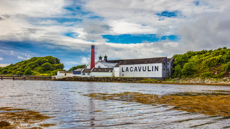 Lagavulin distillery