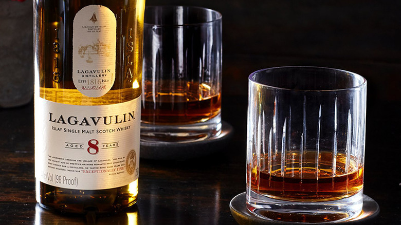 Lagavulin 8 with two glasses