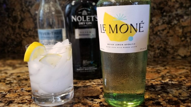 Le Moné gin and tonic