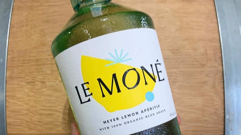 Le Moné bottle