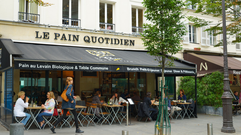 a location of Le Pain Quotidien in France