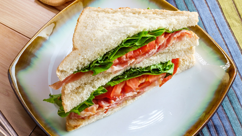 photo of BLT sandwich on plate