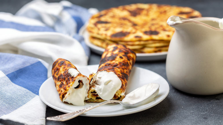 Lefse served with cream 