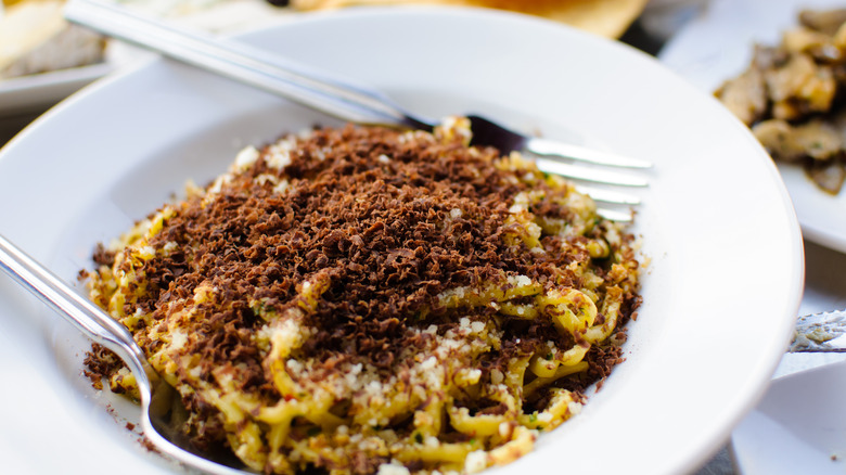 pasta with grated tuna heart