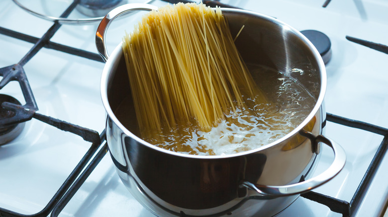 Stretch pasta