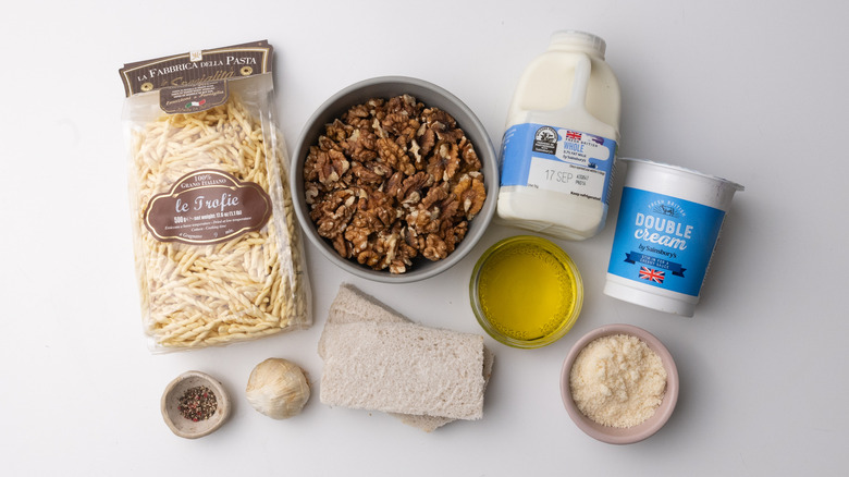 Ligurian walnut pasta sauce ingredients 