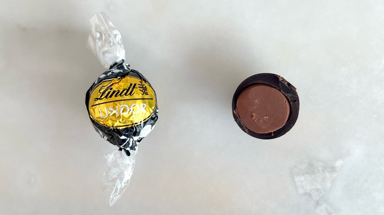 70% Extra Dark Lindt Truffle