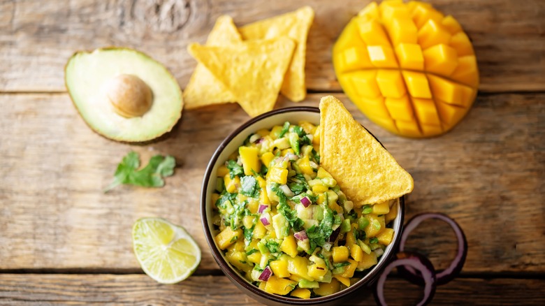 mango guacamole