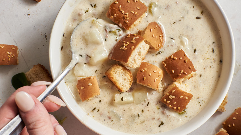 Loaded cheeseburger soup