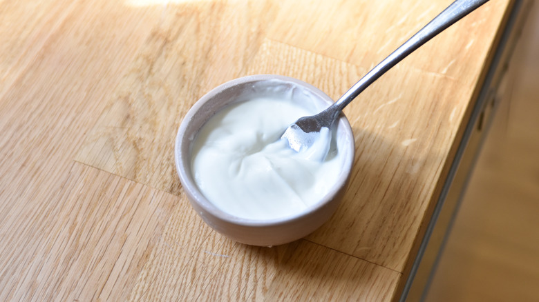 mixing water into sour cream