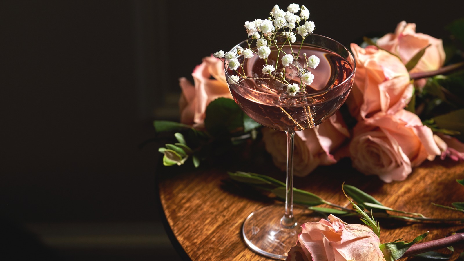 https://www.tastingtable.com/img/gallery/long-stem-rose-valentines-day-cocktail-recipe/l-intro-1675703012.jpg