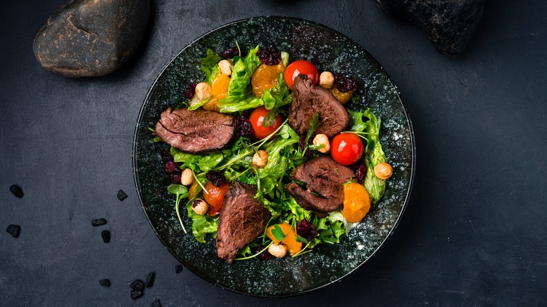 Steak salad with arugula