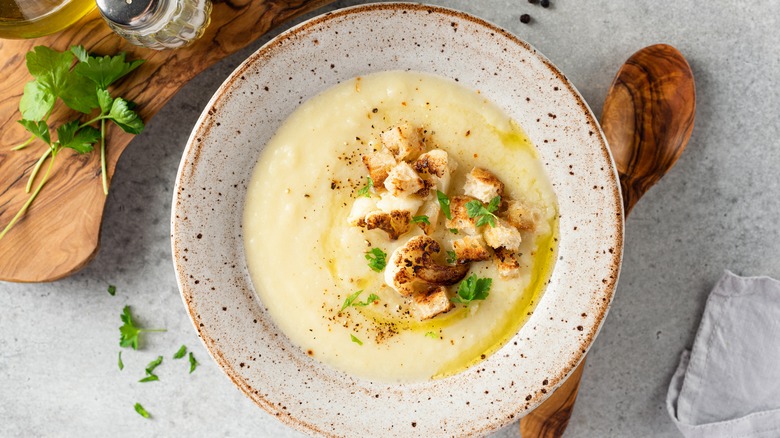 bowl of cauliflower soup