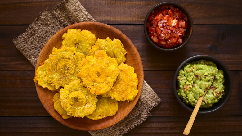 plate of tostones