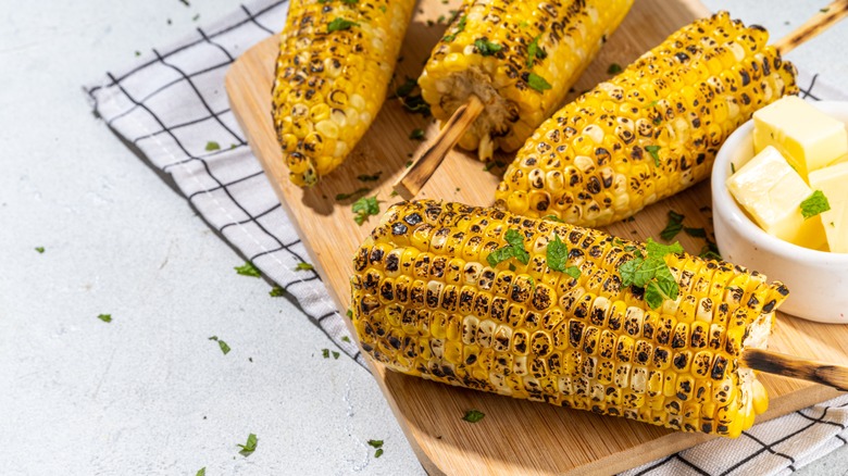 Corn with cilantro and butter