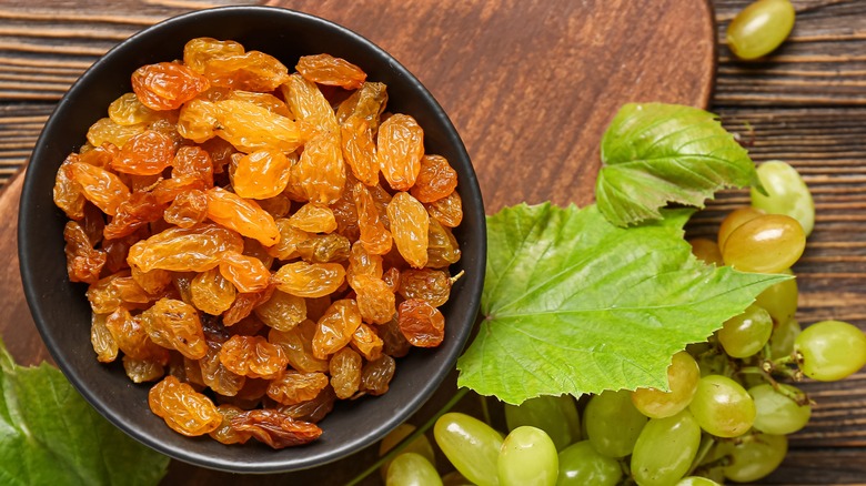 golden raisins and green grapes