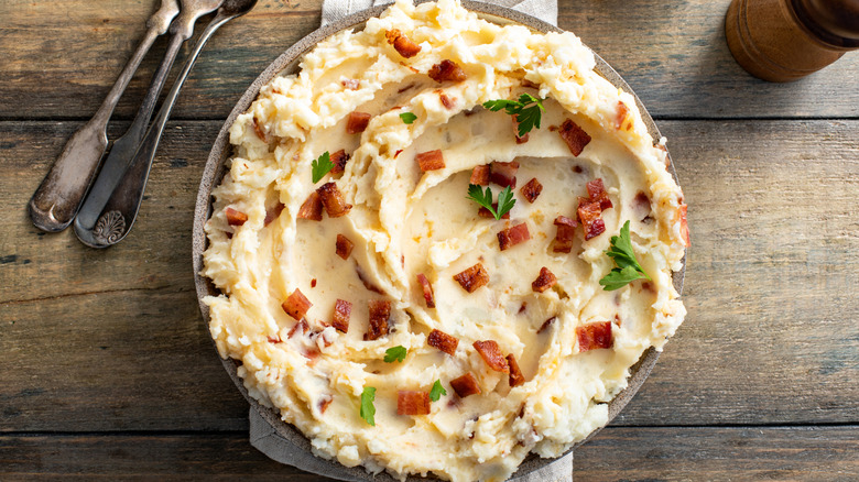 Mashed potatoes with bacon and herbs