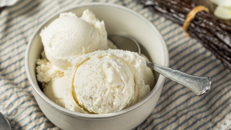 vanilla ice cream scoops in bowl