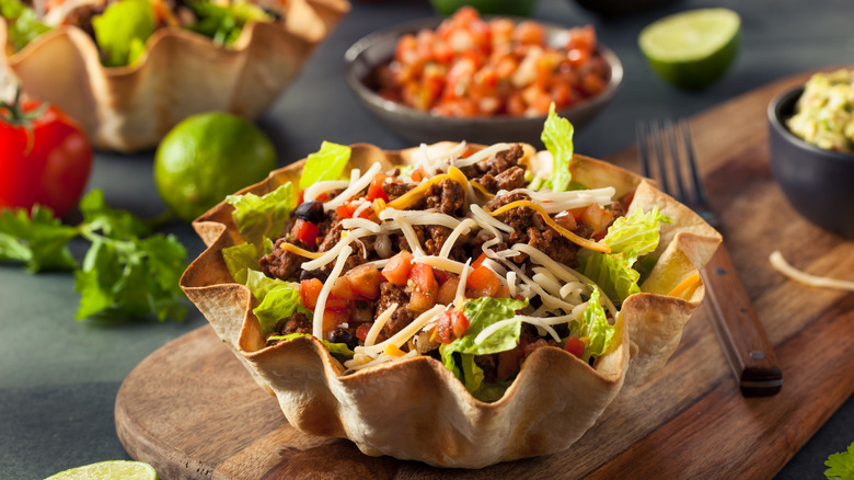 tortilla salad bowl