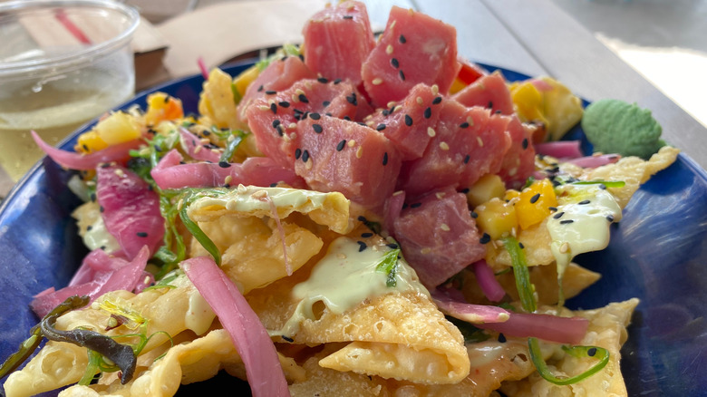 ahi tuna poke nachos