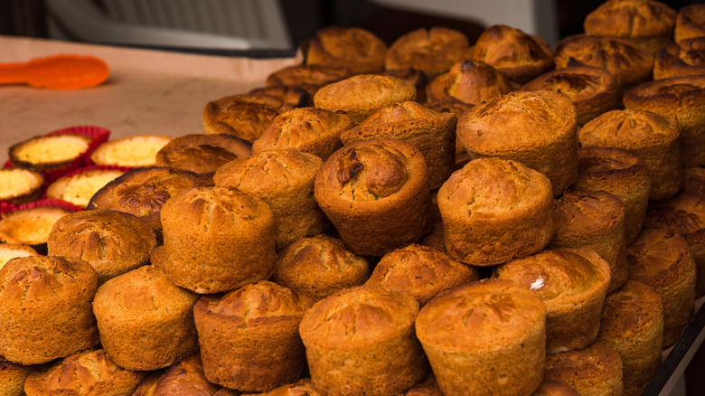 mantecadas in bakery