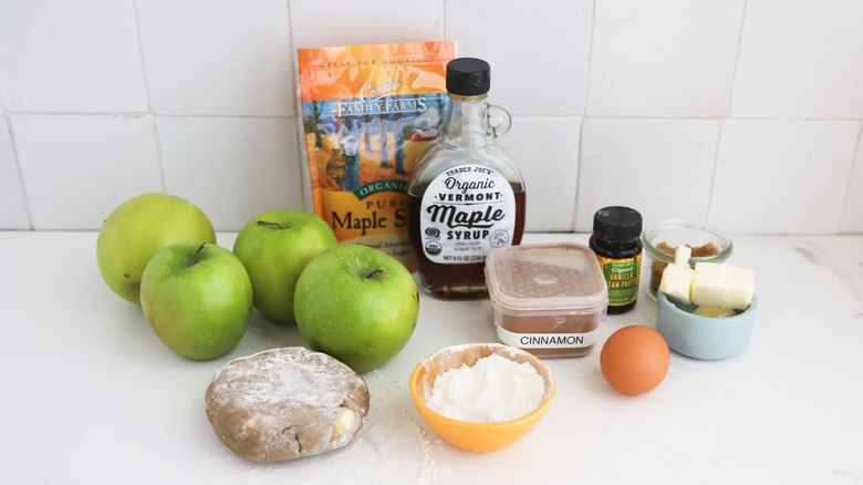 Ingredients for apple crostata