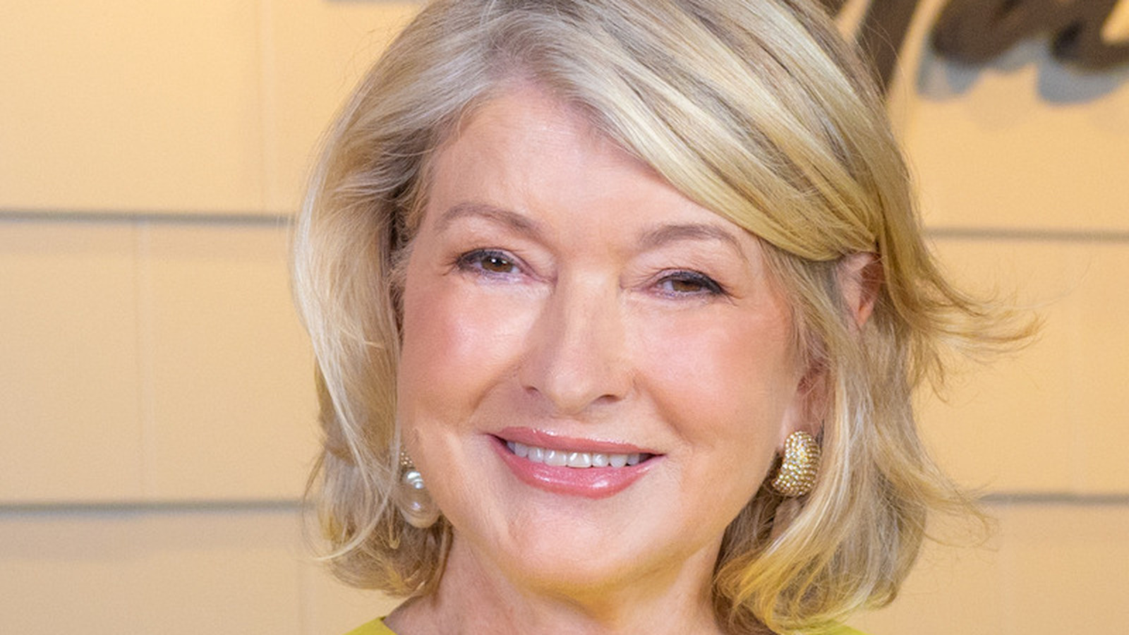 martha-stewart-says-this-is-the-key-to-a-perfect-martini-exclusive