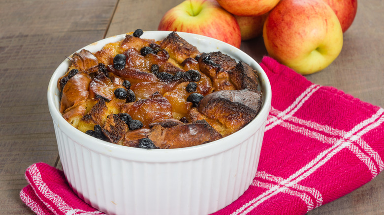 Apple bread pudding with raisins