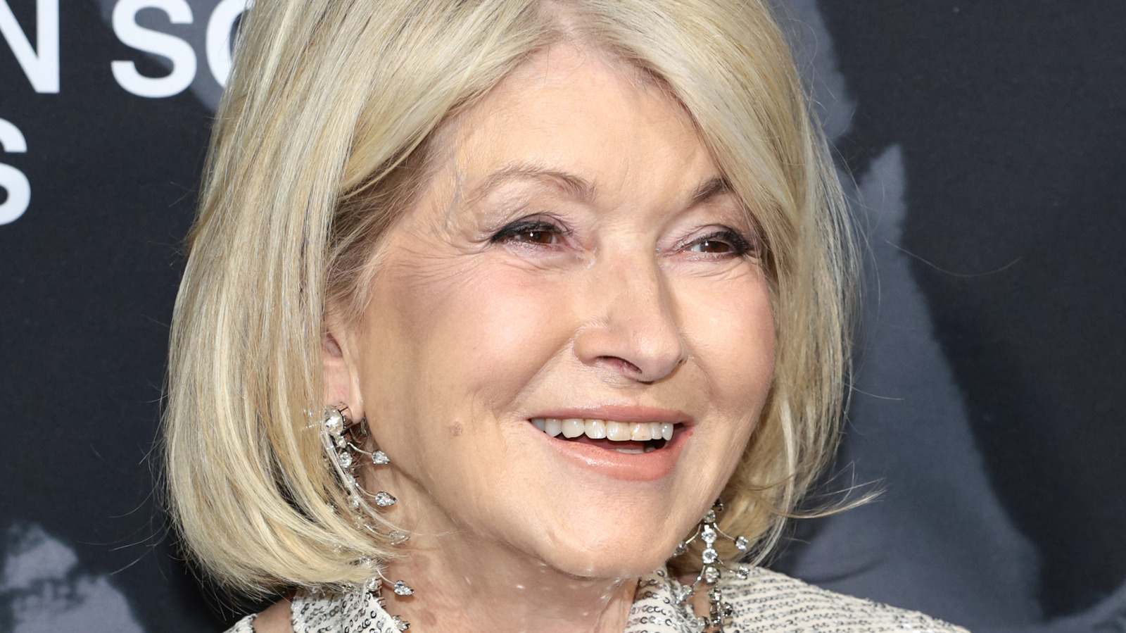 Martha Stewart's Advice For Bringing A Dinner Party Gift