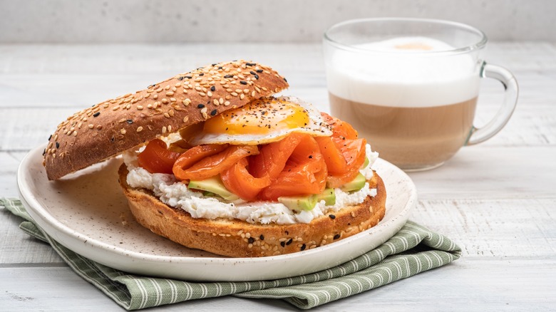 smoked salmon sandwich on bagel