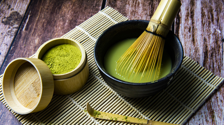 Matcha powder and tea