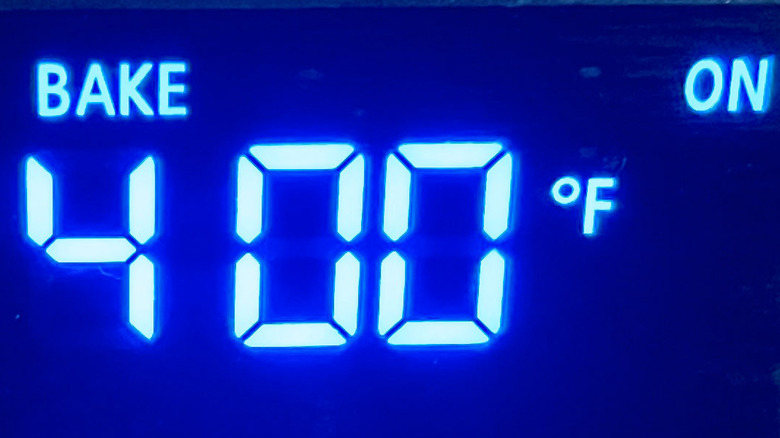 oven temperature reading 400 F