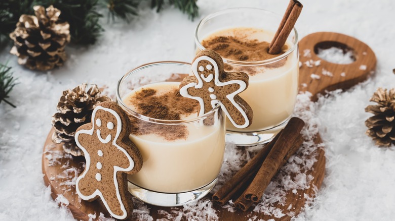 Gingerbread cookies with hot cocoa