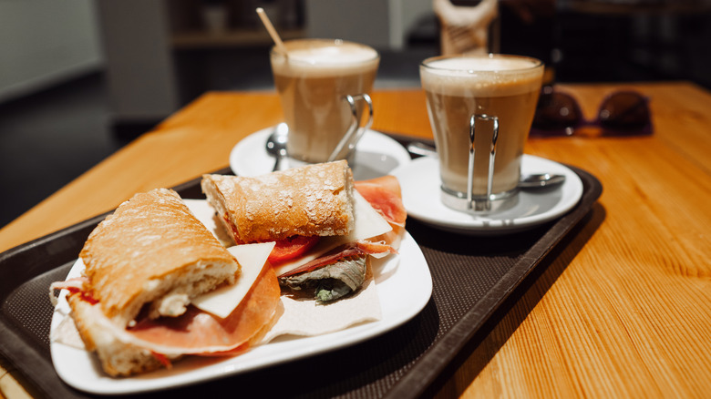 coffee bocadillo merienda Spain