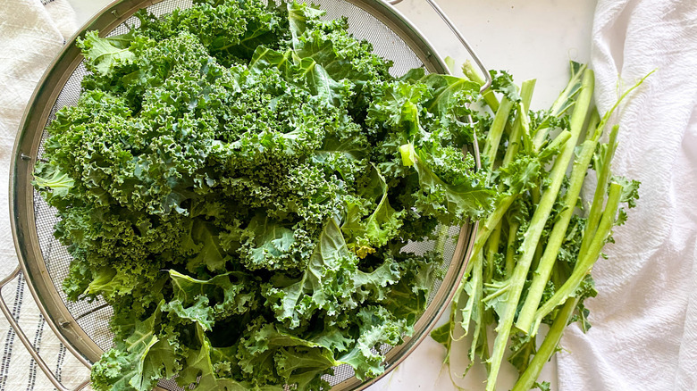 kale in bowl 