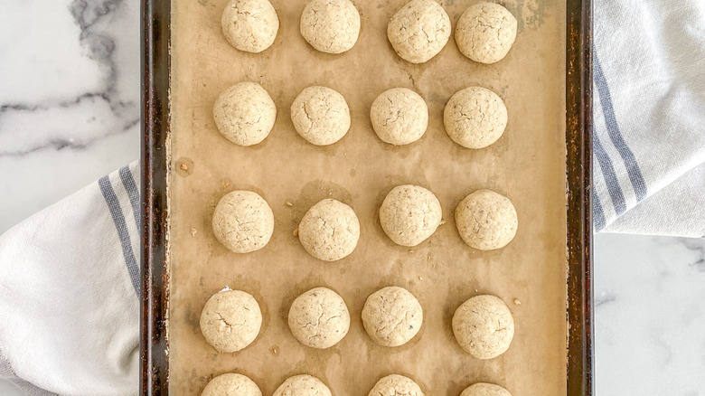 Mexican wedding cookies on cookie sheet 