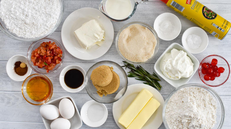 ingredients for mini Christmas cake 