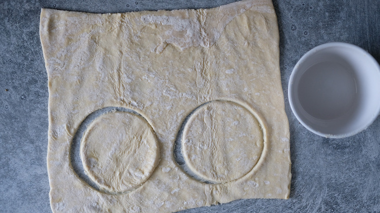 puff pastry sheet with rounds