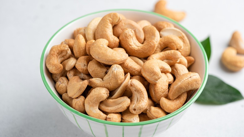 bowl of toasted cashews