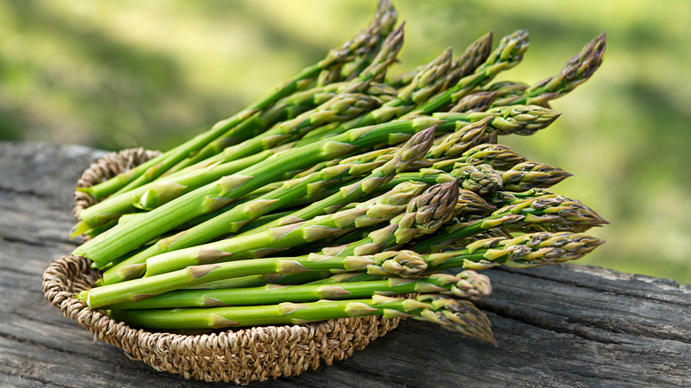 bushel of asparagus