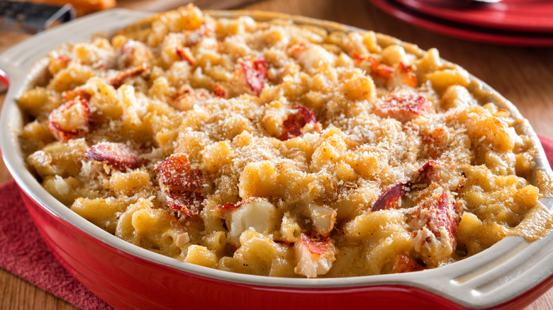 lobster mac and cheese with breadcrumb topping