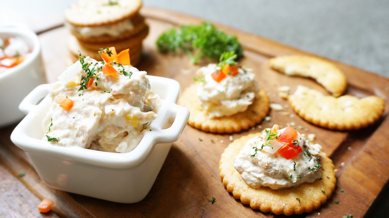 Mix Canned Tuna With Cream Cheese For An Easy, Tangy Treat