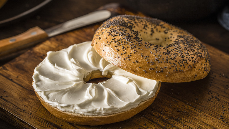 bagel with cream cheese