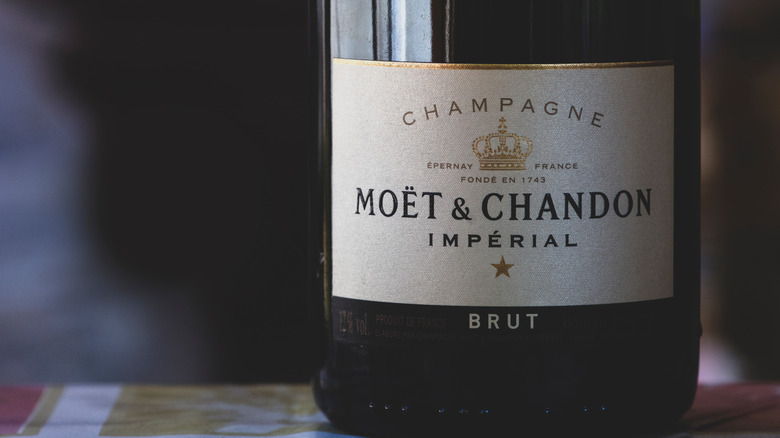 Moët & Chandon Impérial Brut Champagne Review: Is The World's Most Popular  Champagne Worth The Hype? 