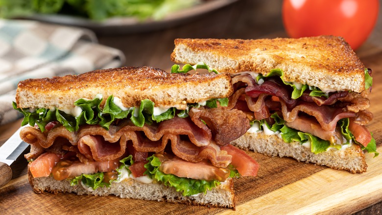 BLT sandwich without avocado 