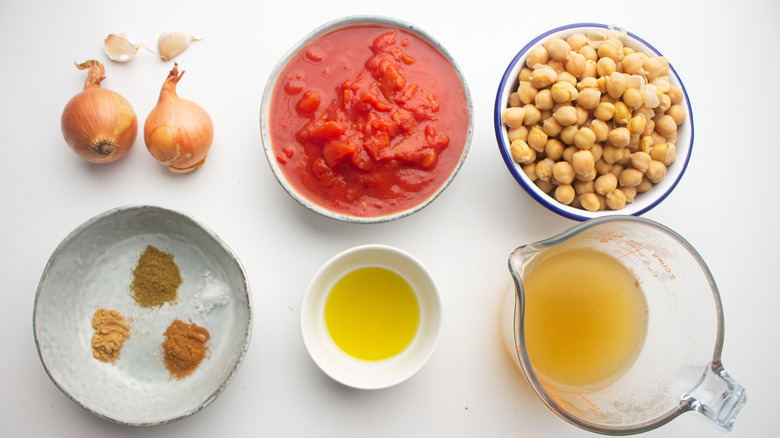 ingredients for chickpea stew