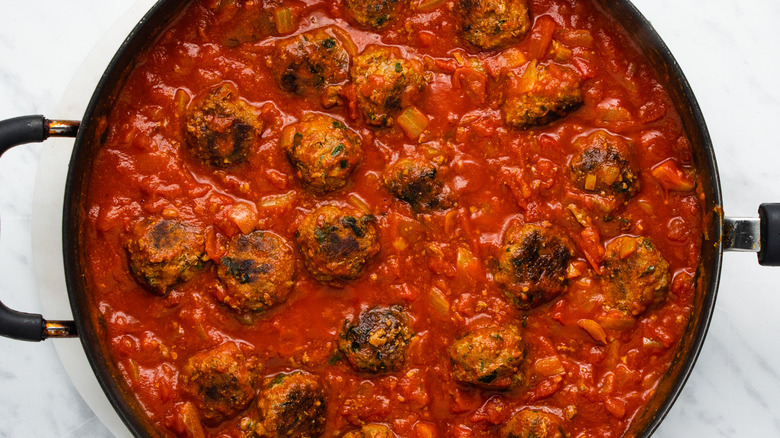 meatballs in tomato sauce