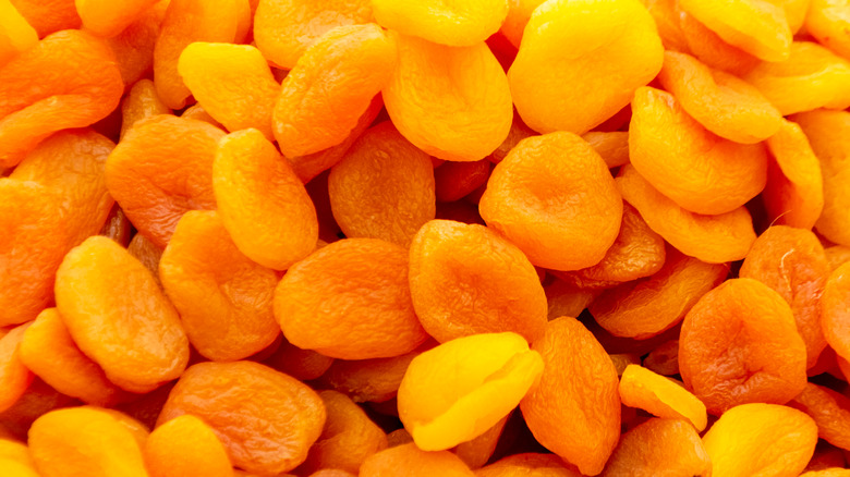 Dried sulfured apricots 