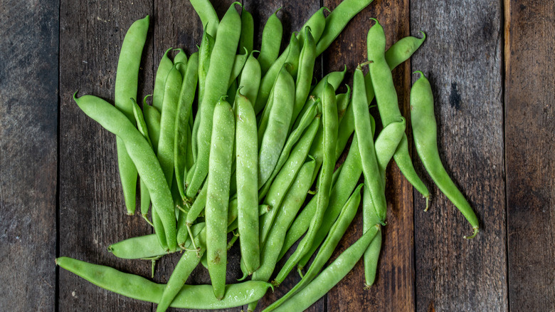 Green beans on a cutting board