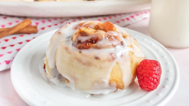 Raspberry Cinnamon Rolls